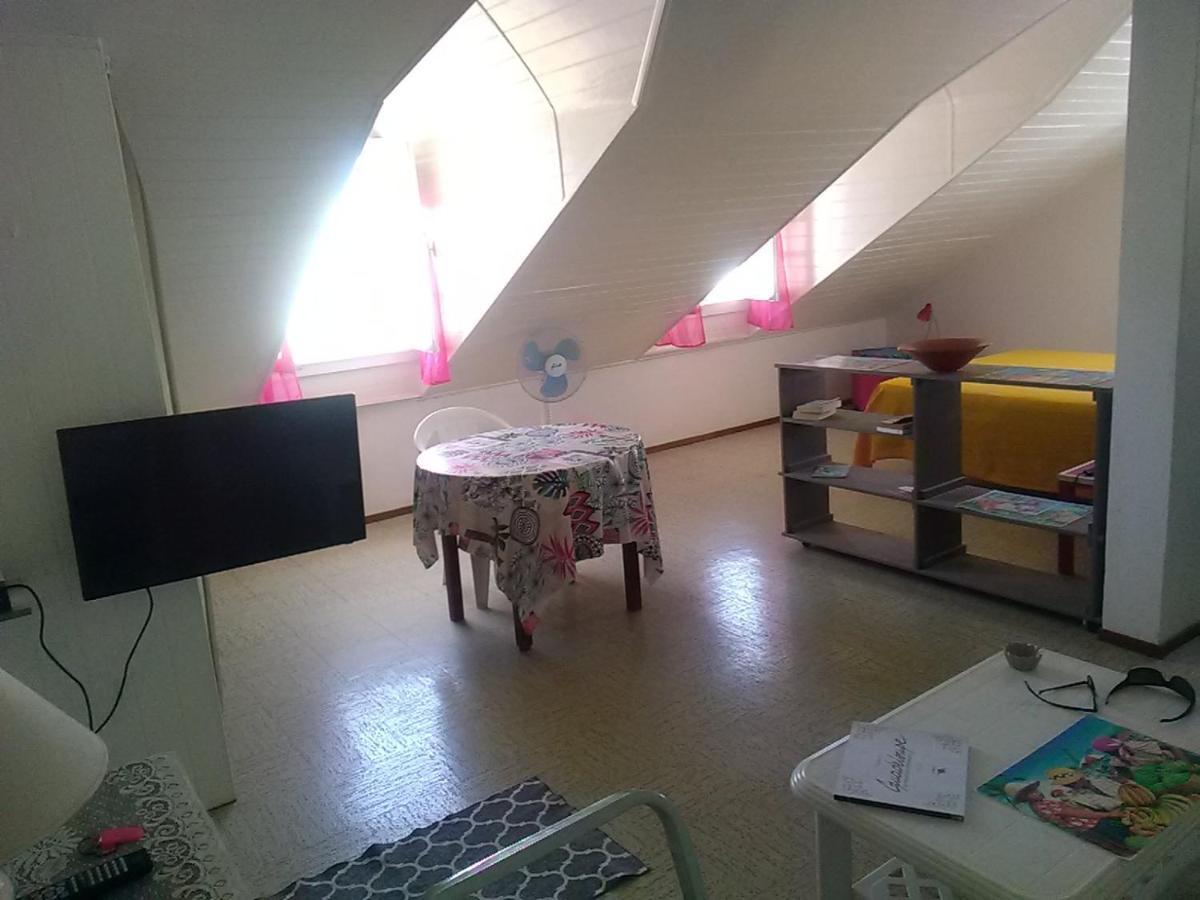 Studio 2-Eme Etage Coeur De Saint-Francois Extérieur photo